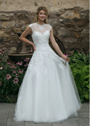 Sweetheart Neck Beaded Ivory Lace Tulle Wedding Dress With Jacket